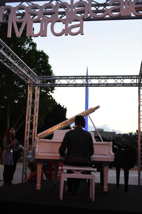 'Pianos en la calle' Paseo Escultor González Moreno