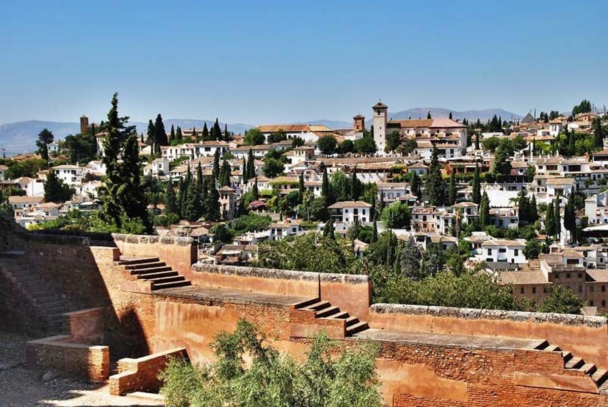 2. Granada: 2,02 estudios de yoga / 10.000 habitantes