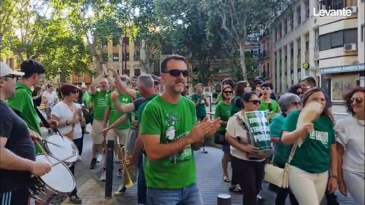 Así ha sido la marcha instrumental para reivindicar mejoras educativas en Xàtiva