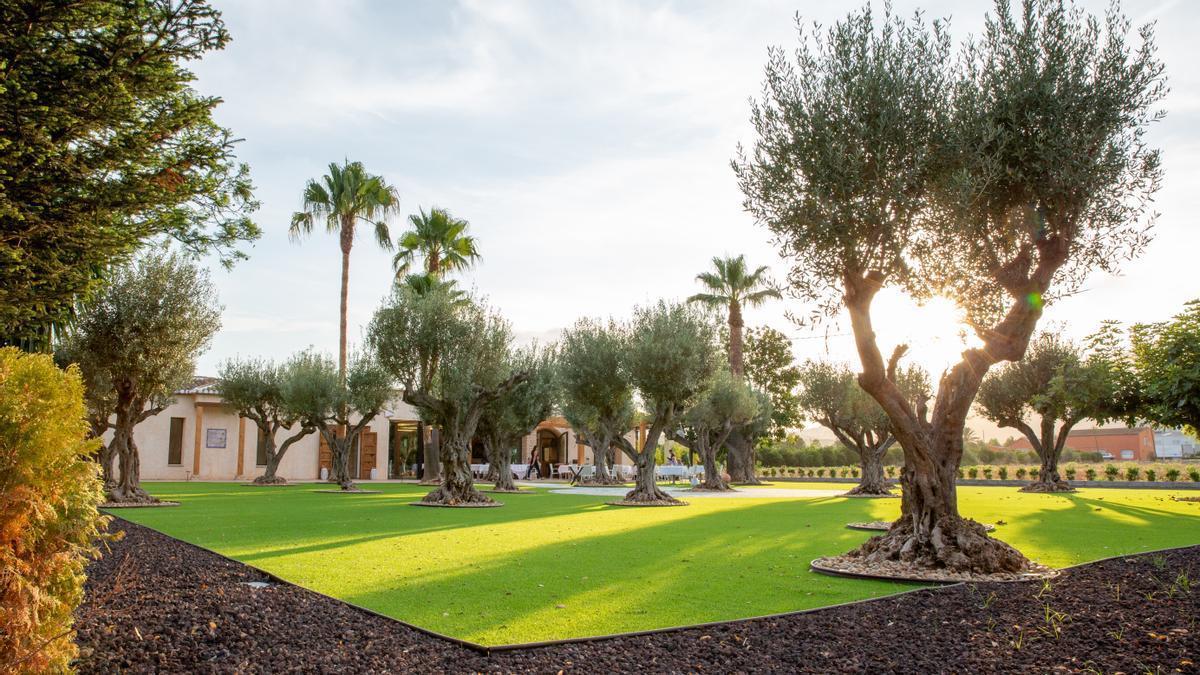 La I Feria Gastronómica en Casa Pepa tiene como protagonistas a las mejores bodegas de la comarca de la Marina Alta y empresas relacionadas con la pinturay joyería.
