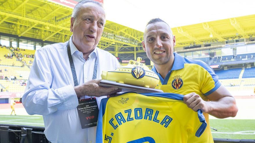 El Villarreal homenajea a Santi Cazorla como miembro de su Once Histórico