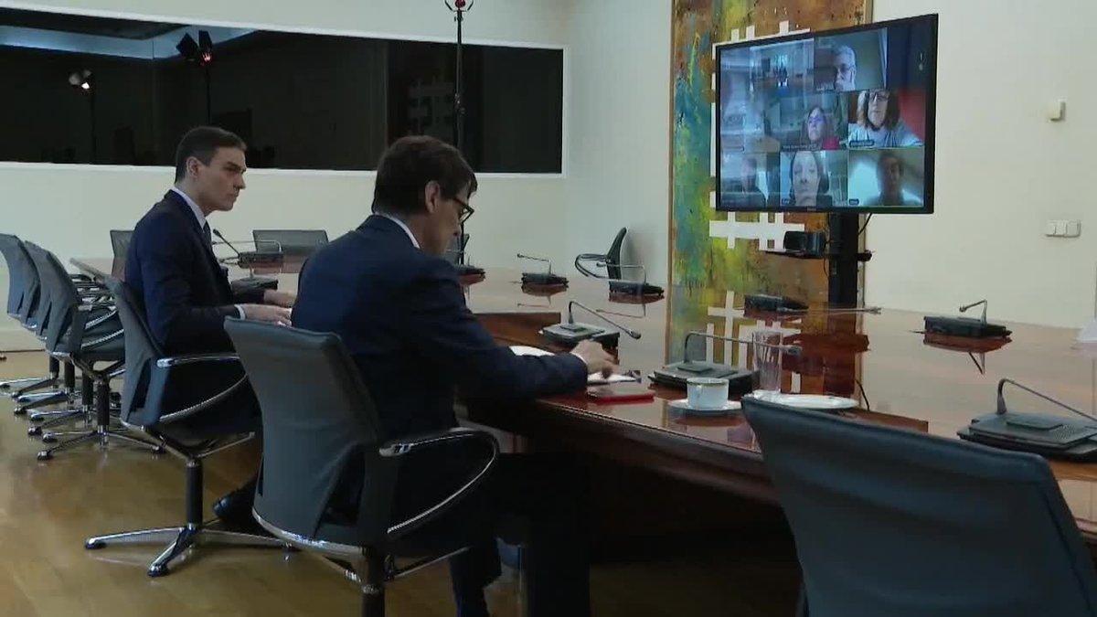 Pedro Sánchez preside por videoconferencia la reunión del comité científico Covid-19.