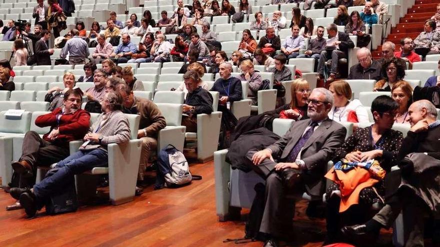 Asistentes ayer a la inauguración del IX Congreso GeSIDA, en el Mar de Vigo. // José Lores