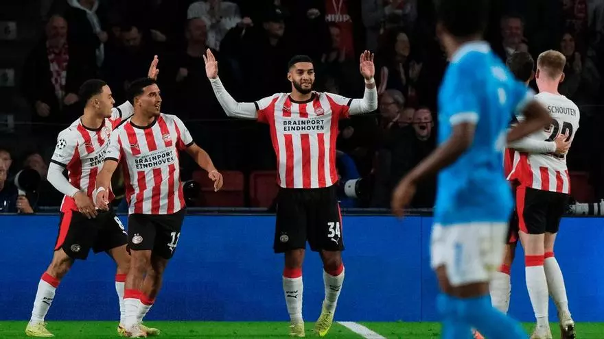 Ismael Saibari marcó el primer tanto del PSV ante el Nápoles