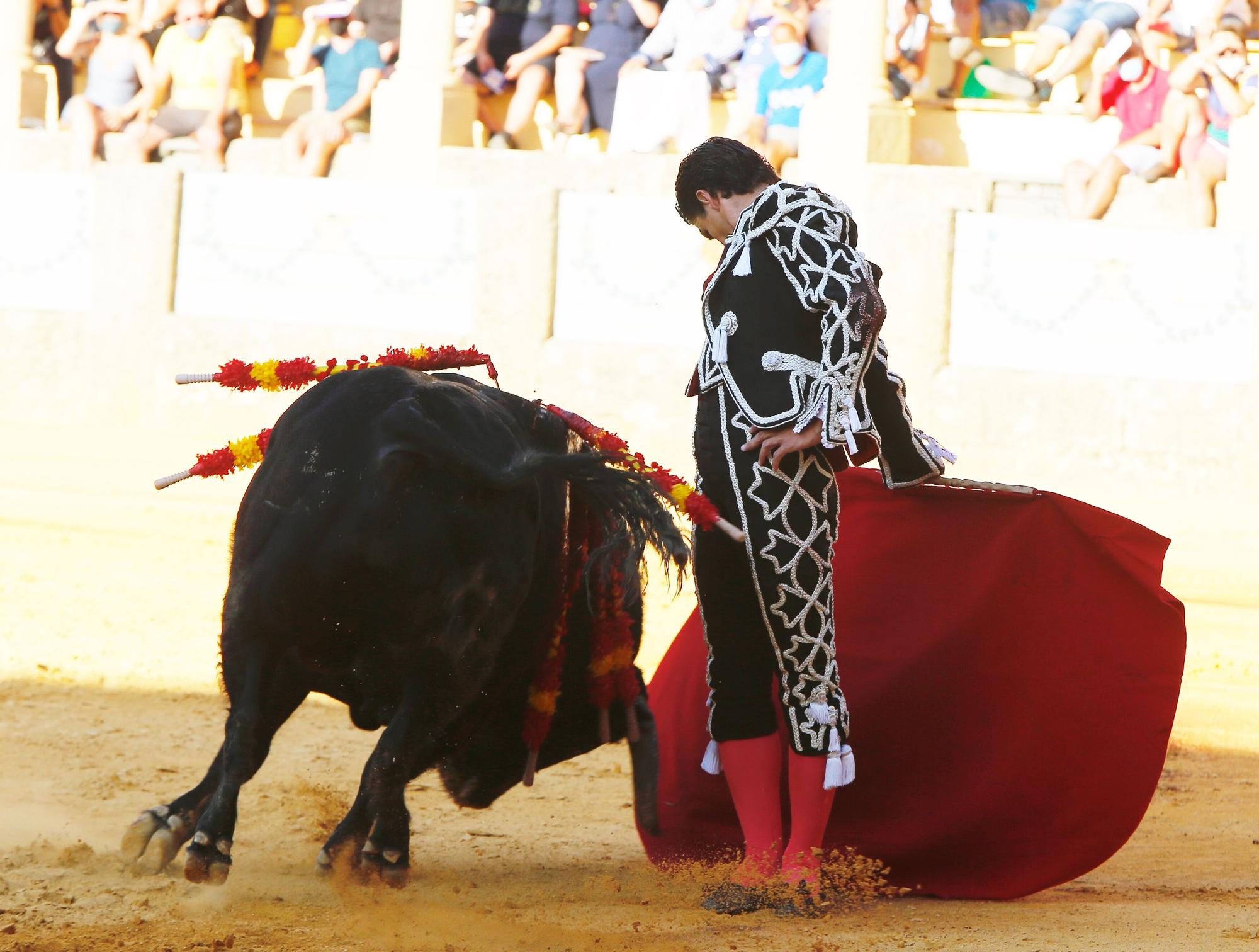 Las imágenes de la corrida goyesca de Ronda, con Roca Rey y Pablo Aguado