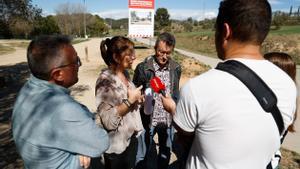 La alcaldesa y los concejales, durante la presentación de los proyectos de Ca n’Oriol 