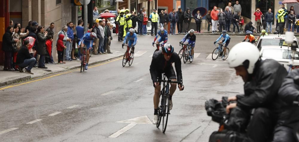 Segunda etapa de la Vuelta a Asturias entre Ribera de Arriba y el Alto del Acebo.