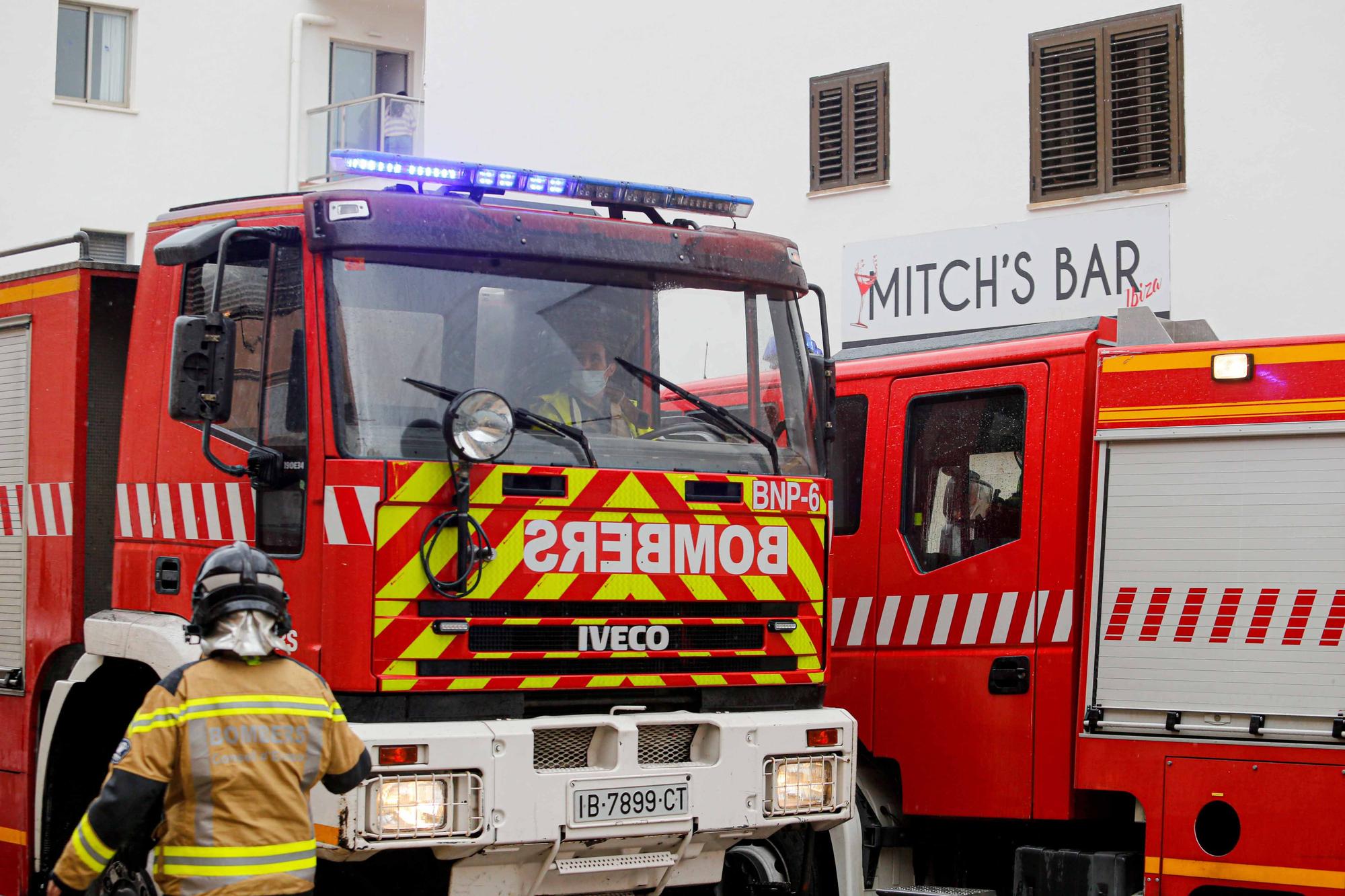 Alarma por un incendio en la cocina de un piso en Ibiza