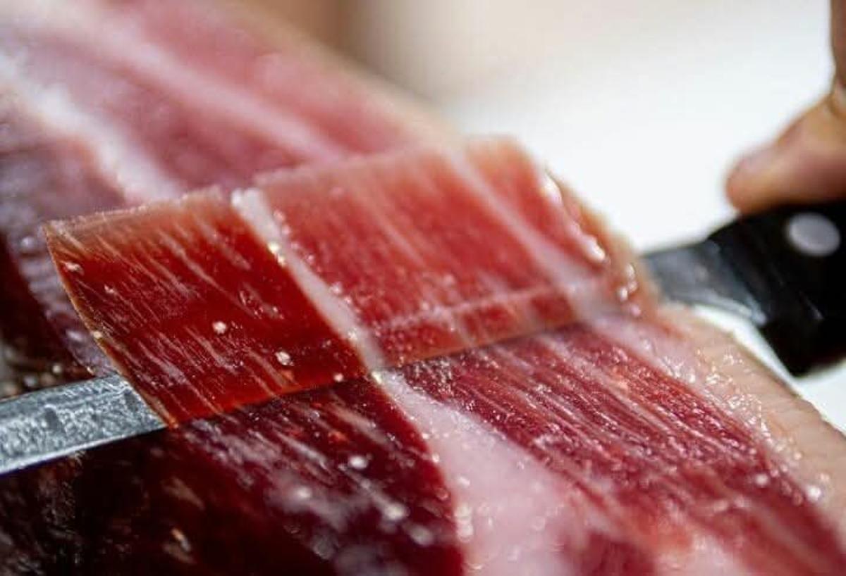 Corte a cuchillo de jamón de Ibéricos Alvarado
