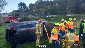 El cotxe accidentat a la C-55, a Súria