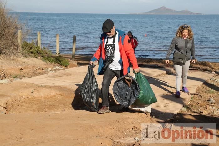 SOS Mar Menor retira dos toneladas de basura