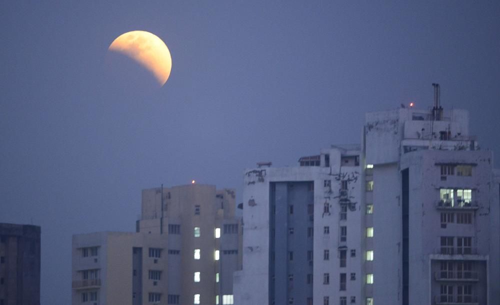 Las mejores imágenes del eclipse de la superluna