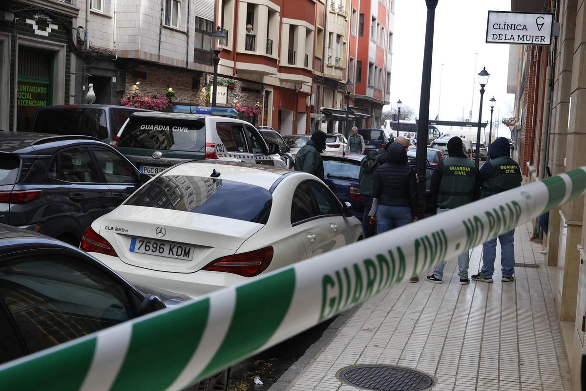 El operativo en Gijón para detener a los autores del asesinato a tiros de Emiliano "el panameño", en imágenes El operativo en Gijón para detener a los autores del asesinato a tiros de Emiliano "el panameño", en imágenes