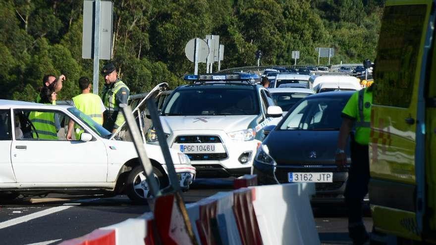 Estado del Peugeot 205 contra el que embistió en primer término el denunciado. // Gonzalo Núñez