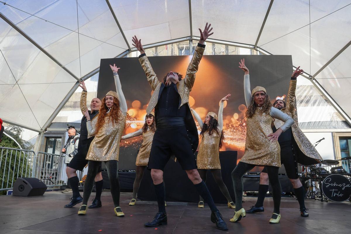 Las fotos de las campanadas anticipadas en Vilagarcía 2025 Las fotos de las campanadas anticipadas en Vilagarcía 2025