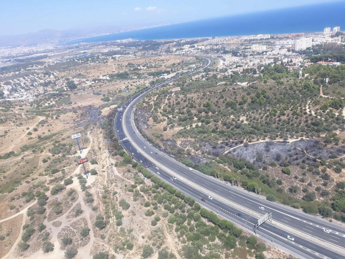 Vista de la autopista AP-7 a su paso por la Costa del Sol Occidental.