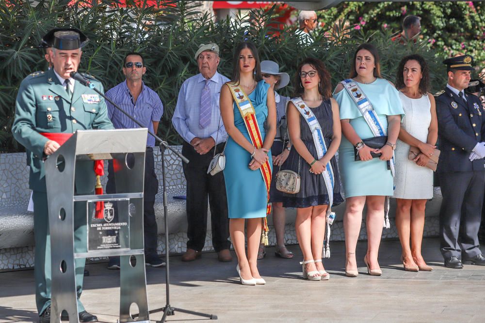 La Guardia Civil recibe un homenaje en Torrevieja