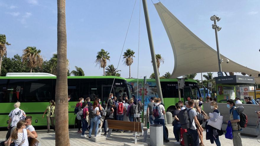 Titsa increases the number of passengers on the Southern lines by 8.3% after its reorganization
