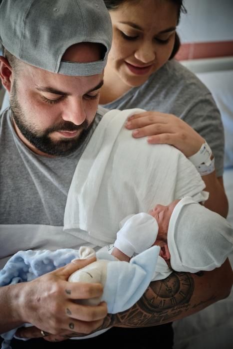 Pedro, el primer niño nacido en 2020 en Tenerife