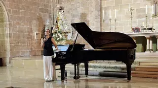 La música, un refugio (también climático): gorjeos, zumbidos, el ulular del viento y la maestría de la pianista de Xàbia Marta Espinós