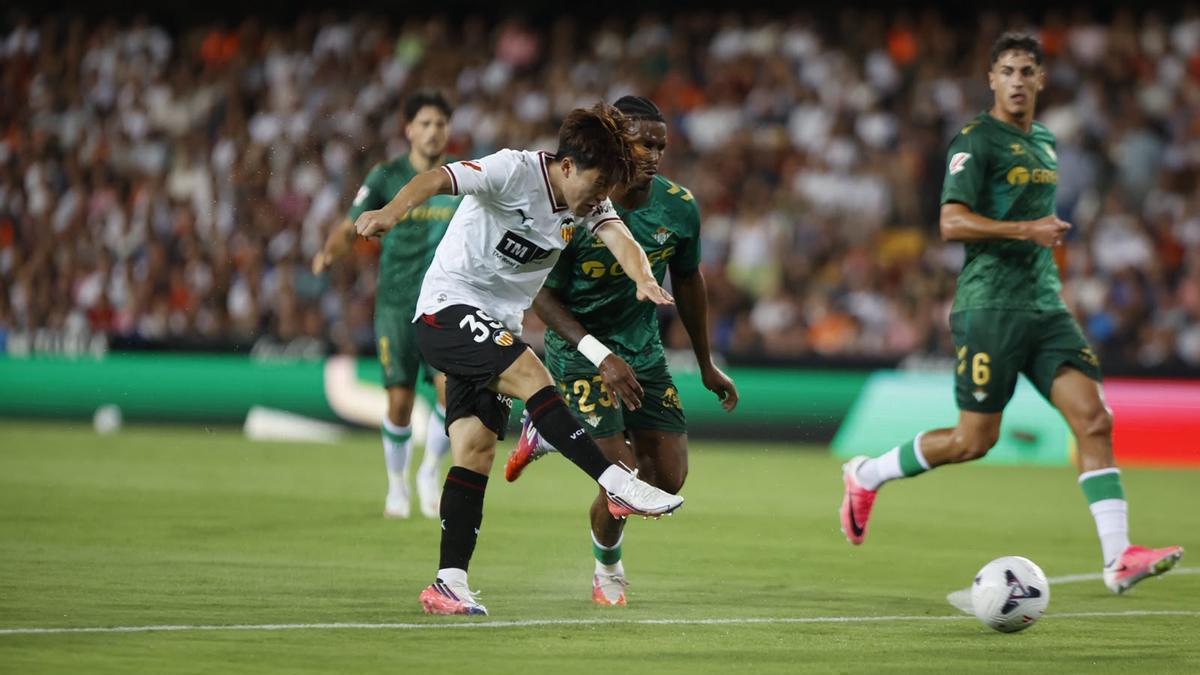 Pepelu habla de la falta de gol y la crítica de Mestalla