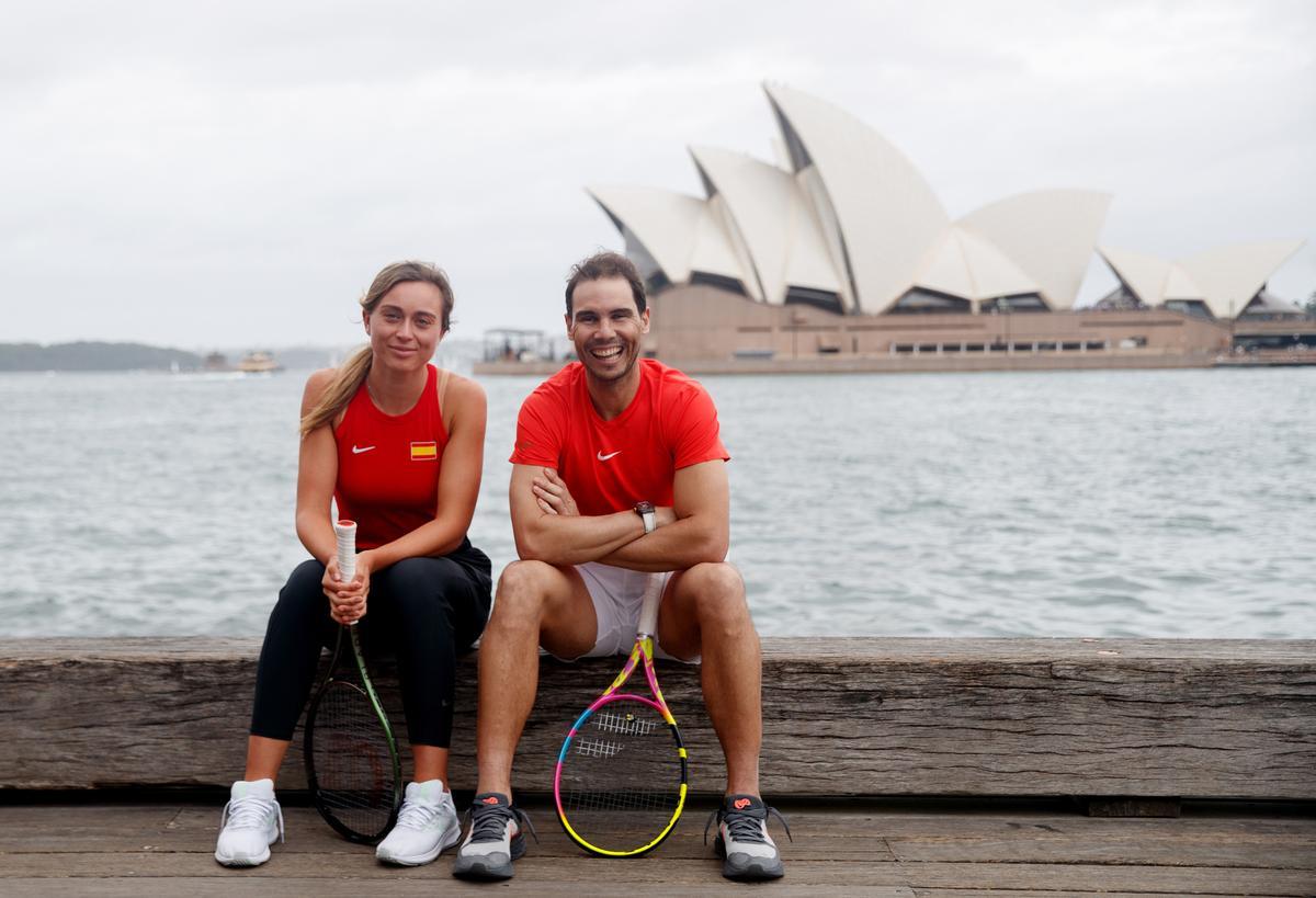 Rafael Nadal mit der spanischen Tennisspielerin Paula Badosa vor der Oper von Sydney.