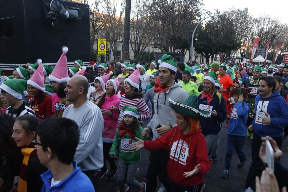 Cerca de 5.000 corredores toman la salida de la Alameda unas horas antes de la Nochevieja