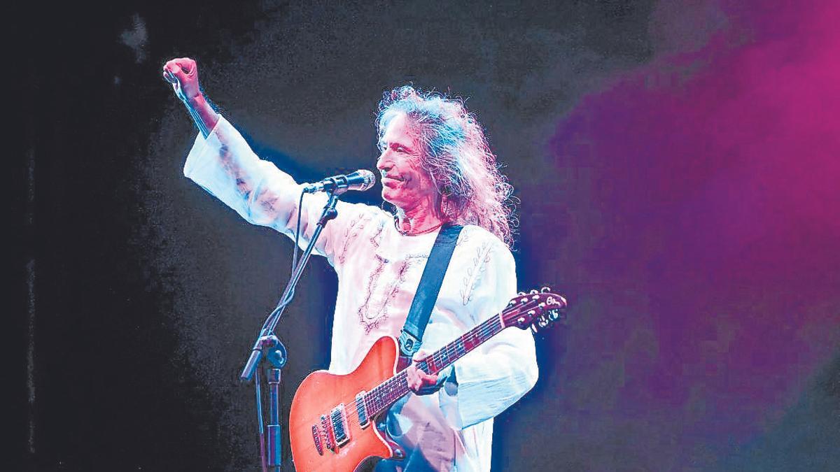 El cantante y compositor Robe Iniesta.