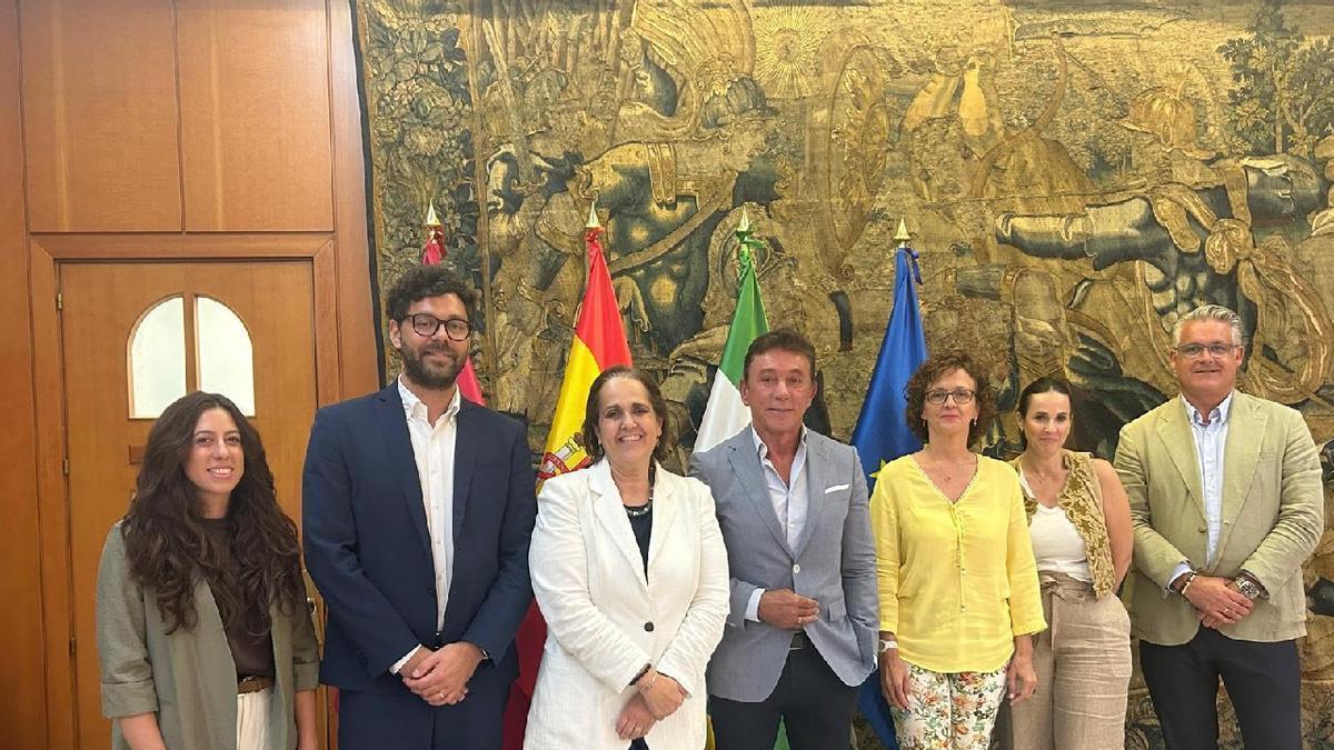 Reunión de la primera teniente de alcalde, Blanca Torrent, con el sector joyero.