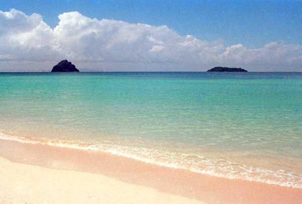 Playa Koh Hae en la bahía de Chalong, al sureste de Phuket.