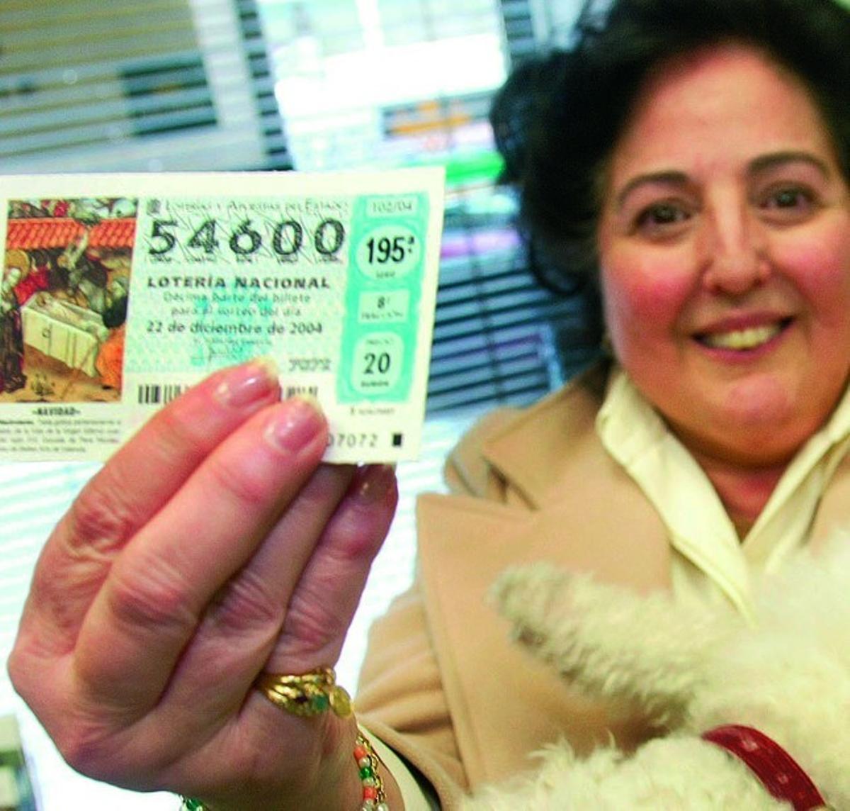 Primer premio de la Lotería de Navidad de 2004 con el número 54.600.