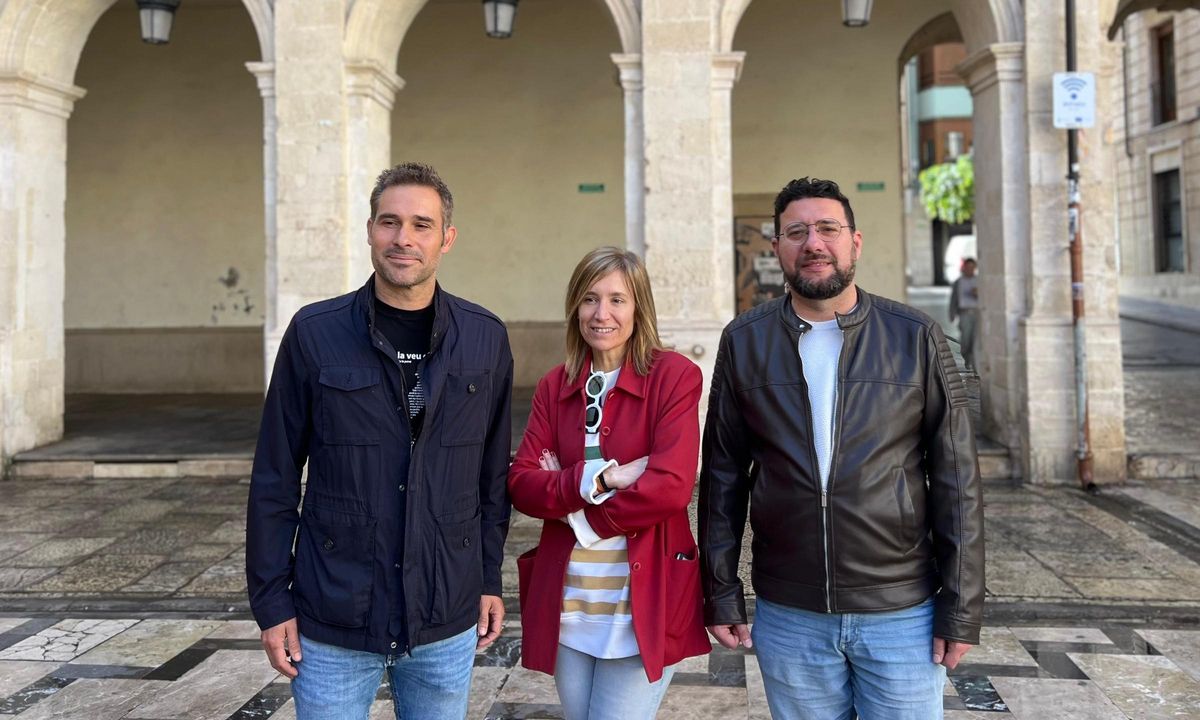 De izquierda a derecha, el diputado Gerard Fullana, la edil Elisa Guillem y el vicealcalde Àlex Cerradelo