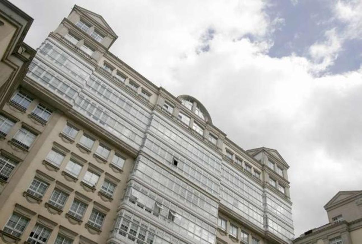 Fachada central del edificio Conde de Fenosa. / eduardo vicente