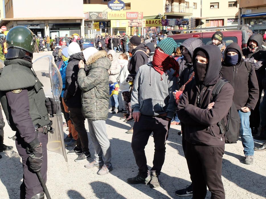 Tsunami Democràtic realitza talls intemitents a l'N-II a la Jonquera