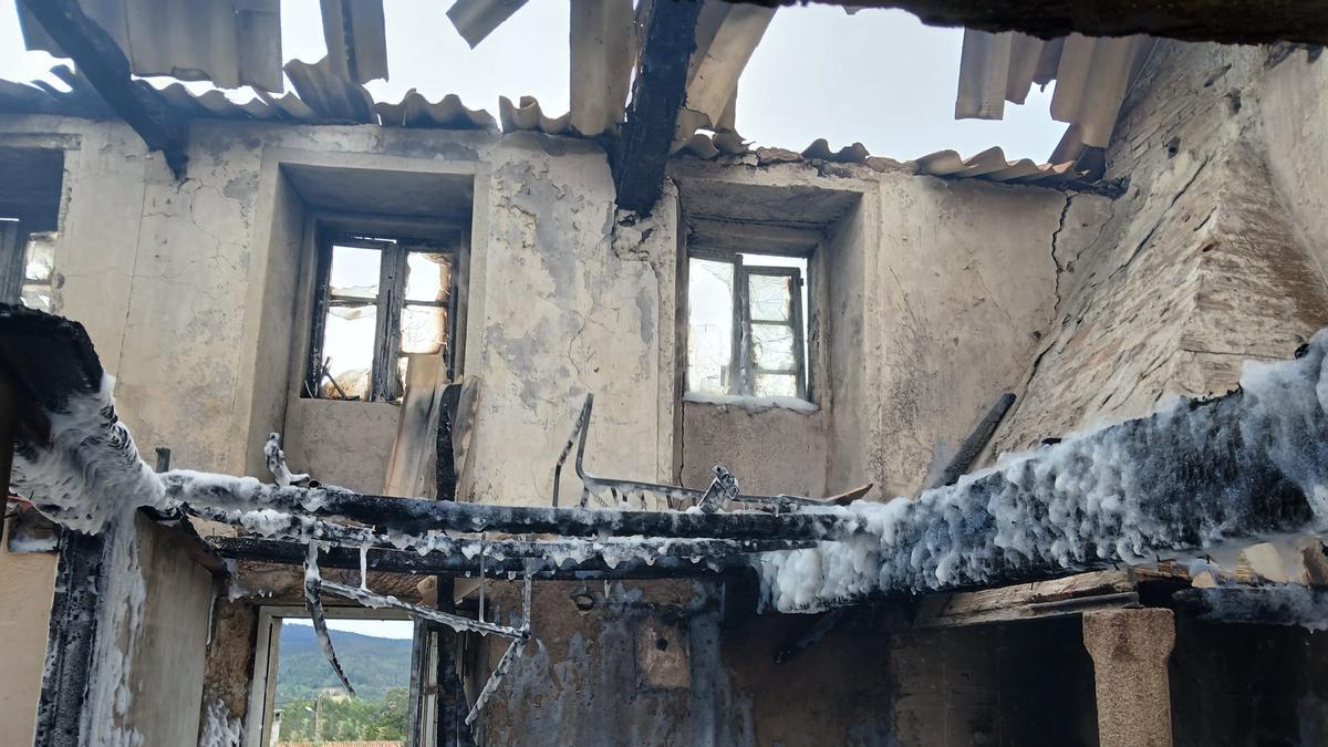 Estado en el que quedó la casa tras el incendio.