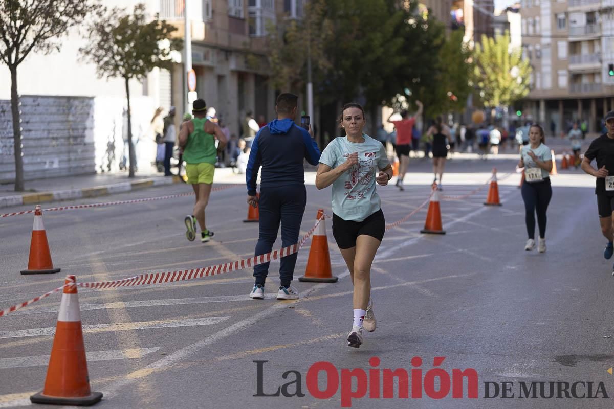 Carrera '10K Assota por ti' en Caravaca (salida y giro primera vuelta)