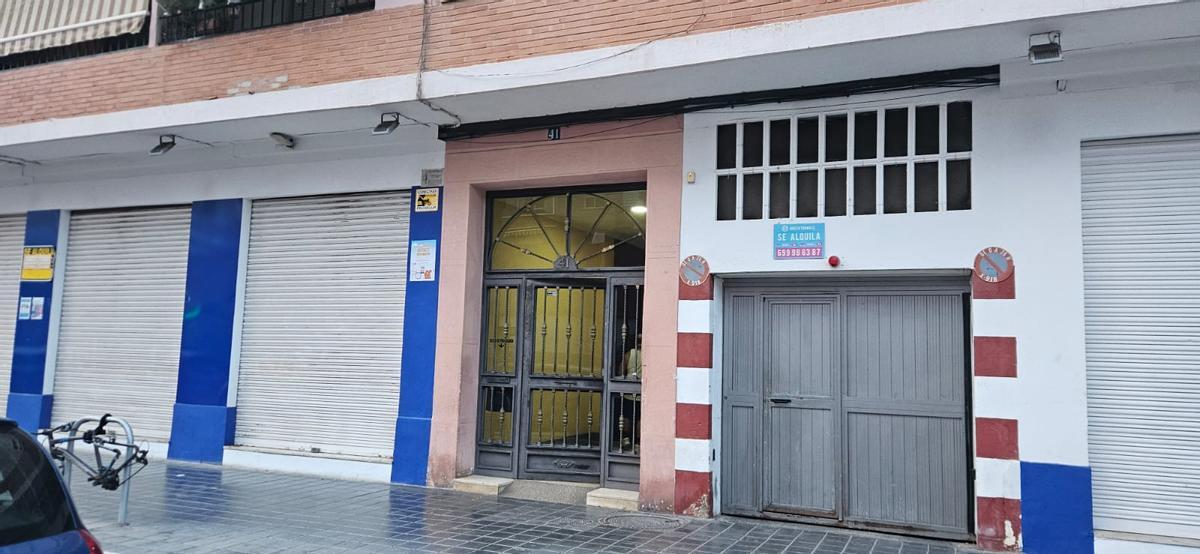 Portal del inmueble situado en la calle Jerónico Monsoriu de València.