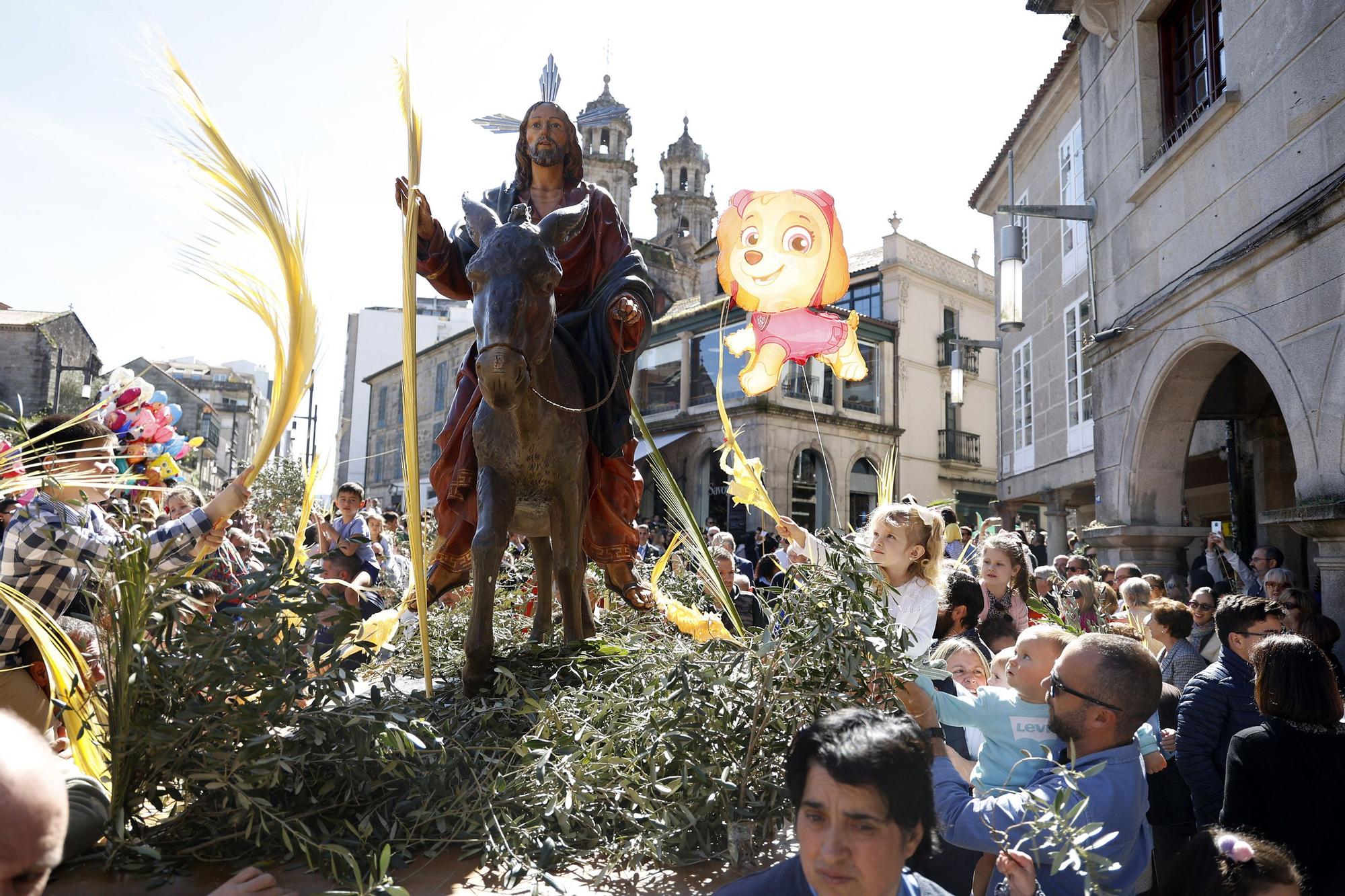 Devoción familiar en la burrita de Pontevedra