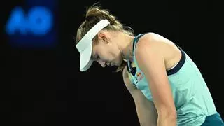 Rybakina no podrá defender su título en Indian Wells por una gastroenteritis