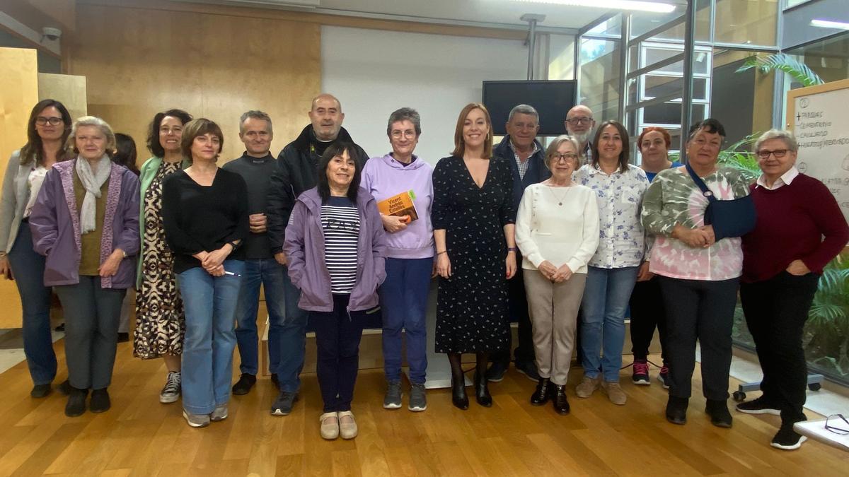 Participantes en el recital Estellés Dia de la Llengua Materna.