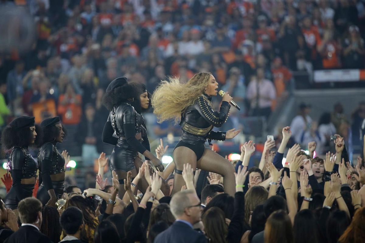 Beyoncé sorprende en la Super Bowl