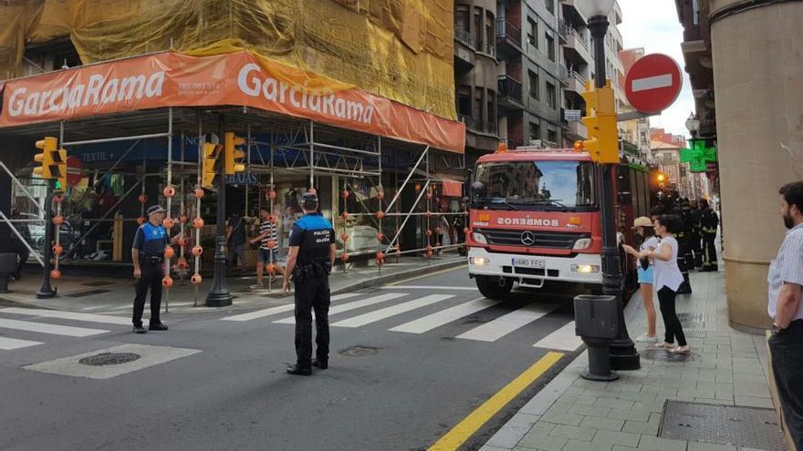 Bomberos y Policía Local en el lugar de los hechos