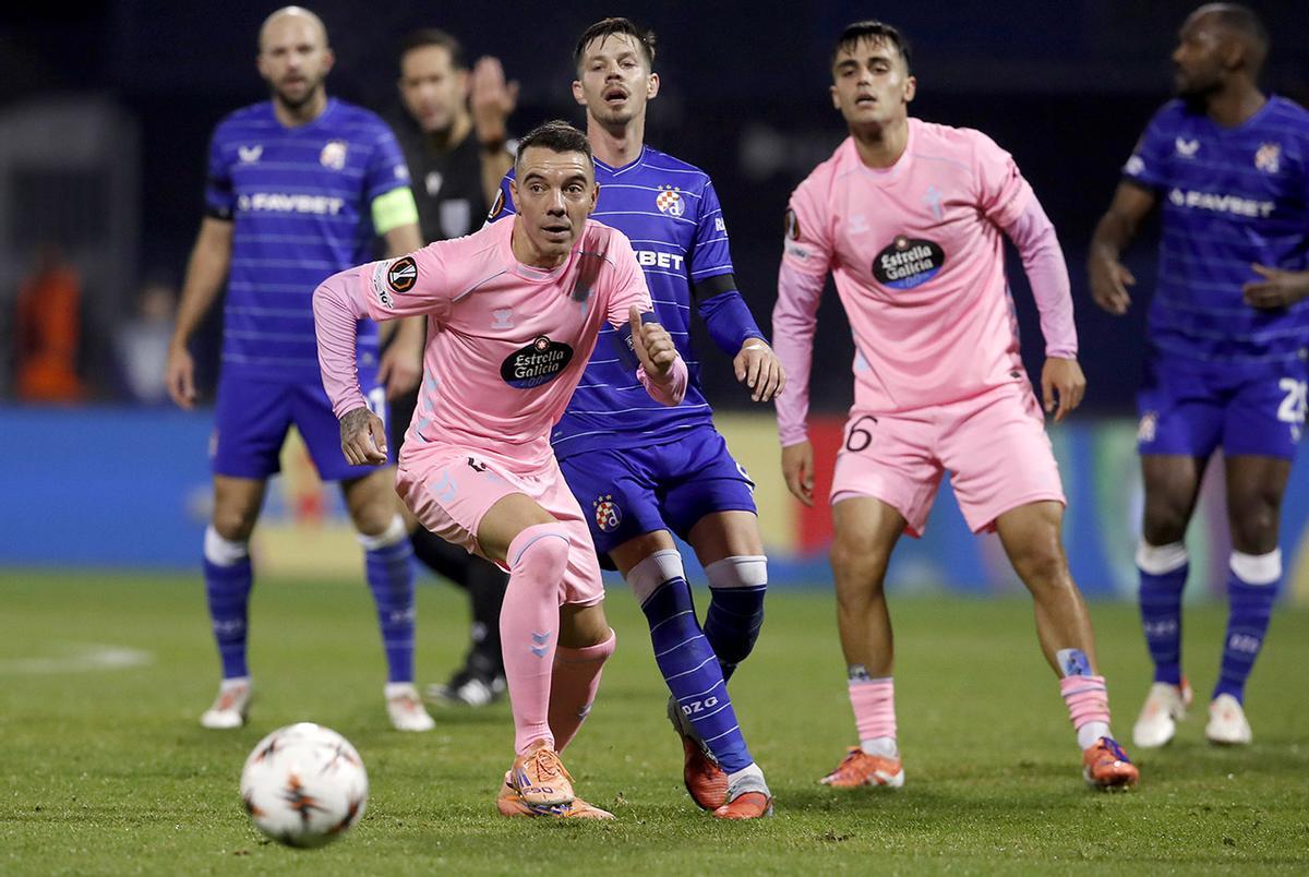 Áspas, uno de los destacados de la noche, lanzando un pase filtrado