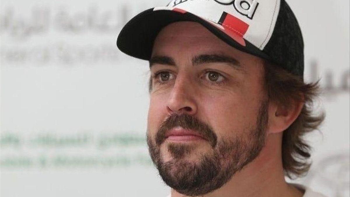 Alonso se fractura la mandíbula al ser atropellado mientras entrenaba en bici