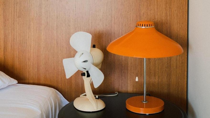¿Es malo dormir con el ventilador encendido toda la noche?
