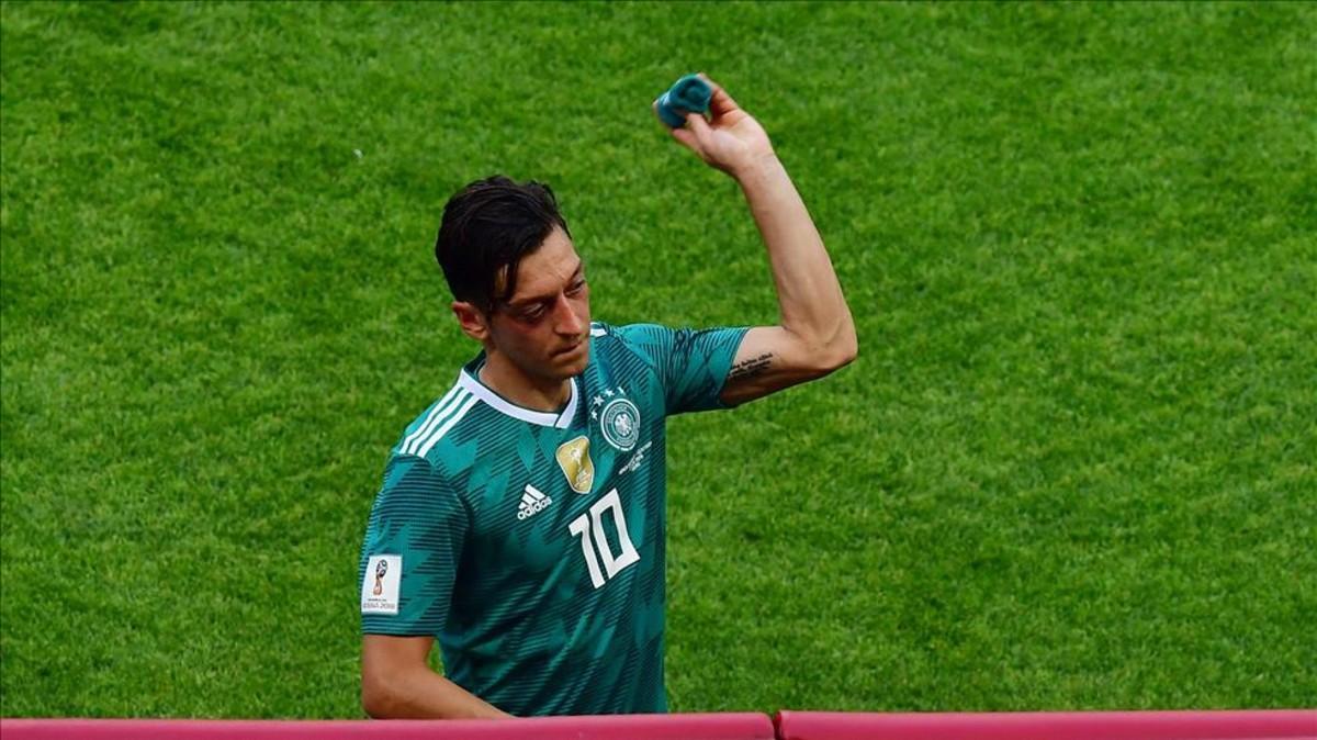 Özil se ha cansado de la polémica por la foto junto a Erdogan