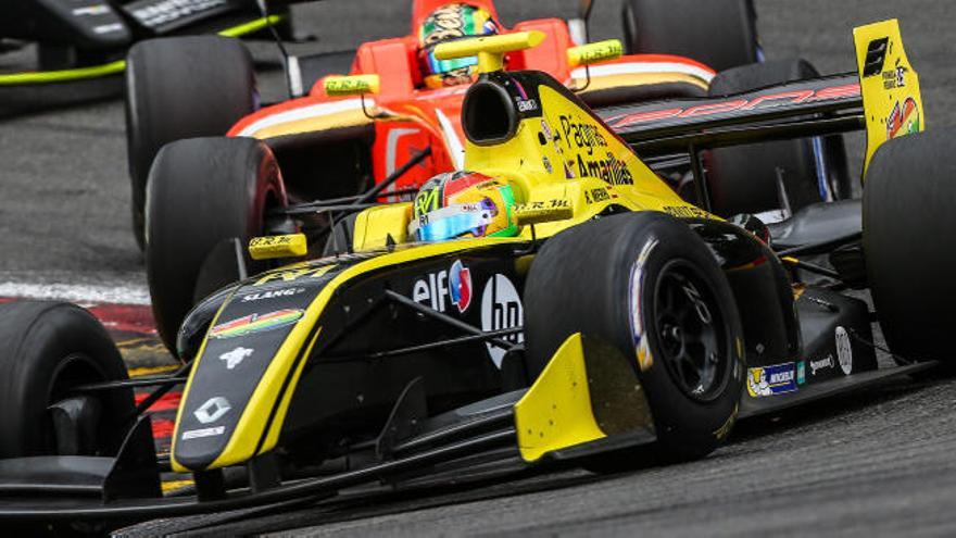 Merhi se retira en la segunda carrera de Spa