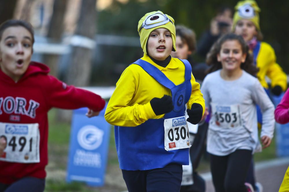 Más de 600 personas participan en la San Silvestre