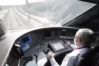 Sale de María Zambrano el primer tren directo Málaga-Granada