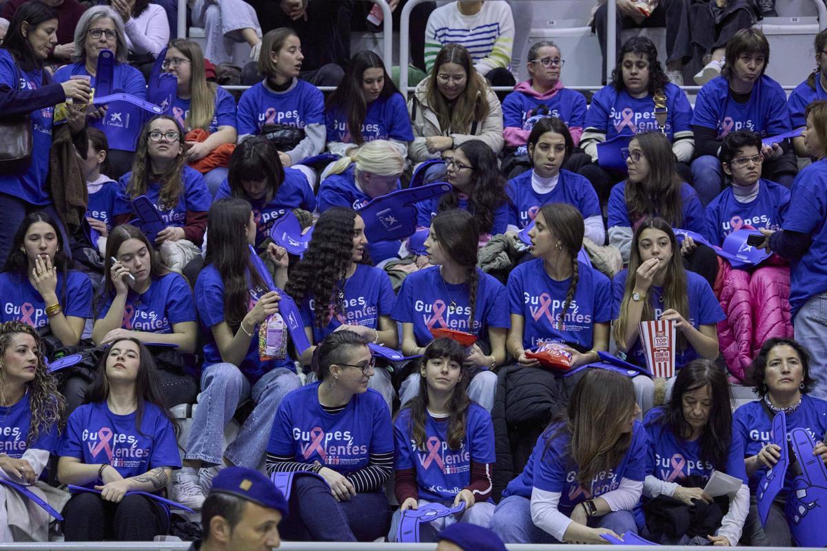 Les imatges de la Grada Solidària CaixaBank al pavelló de Fontajau